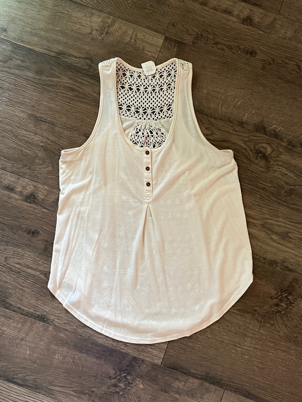 White flowy tank top with crochet back